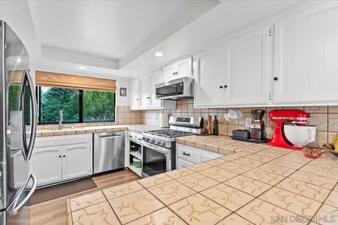 Kitchen - 10844 Challenge Blvd, La Mesa, CA 91941 photo 3 of 5