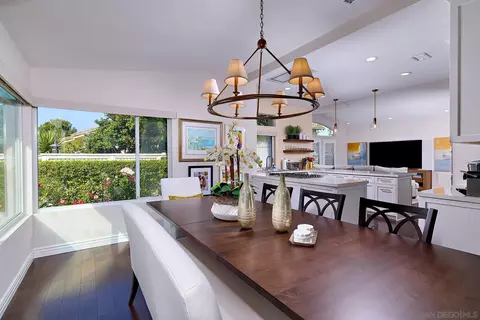 Dining - 13150 Avenida La Valencia, Poway, CA 92064 photo 1 of 2