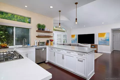 Kitchen - 13150 Avenida La Valencia, Poway, CA 92064 photo 2 of 3