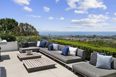Exterior - 5594 Soledad Rd, La Jolla, CA 92037 photo 1 of 6