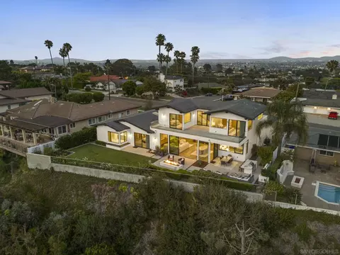 View/Area - 5594 Soledad Rd, La Jolla, CA 92037 photo 3 of 4