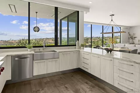 Kitchen - 5594 Soledad Rd, La Jolla, CA 92037 photo 3 of 3
