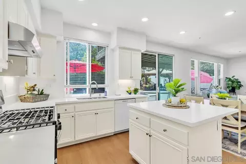 Kitchen - 10836 Stoney Creek Ct, Santee, CA 92071 photo 6 of 6