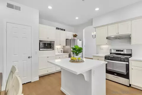 Kitchen - 10836 Stoney Creek Ct, Santee, CA 92071 photo 2 of 6
