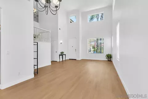 Living - 10836 Stoney Creek Ct, Santee, CA 92071 photo 4 of 6