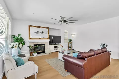Living - 10836 Stoney Creek Ct, Santee, CA 92071 photo 2 of 6