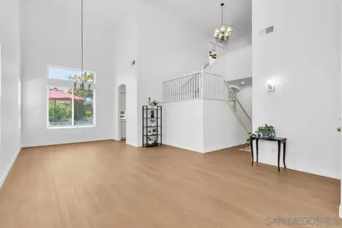 Living - 10836 Stoney Creek Ct, Santee, CA 92071 photo 6 of 6
