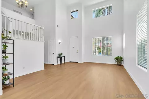 Living - 10836 Stoney Creek Ct, Santee, CA 92071 photo 5 of 6
