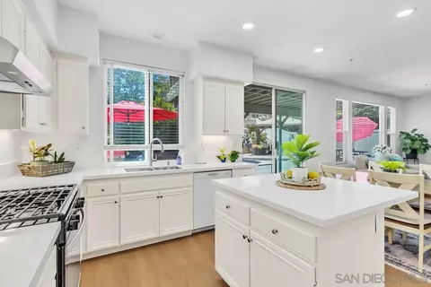 Kitchen - 10836 Stoney Creek Ct, Santee, CA 92071 photo 3 of 6