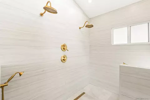 Bath - 1106 Alpine Oaks Dr, Alpine, CA 91901 photo 3 of 8
