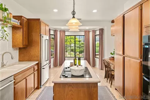 Kitchen - 1421 Blue Lilac, Alpine, CA 91901 photo 3 of 5
