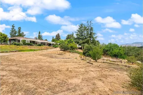 Exterior - 1421 Blue Lilac, Alpine, CA 91901 photo 15 of 18