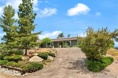 Exterior - 1421 Blue Lilac, Alpine, CA 91901 photo 2 of 18