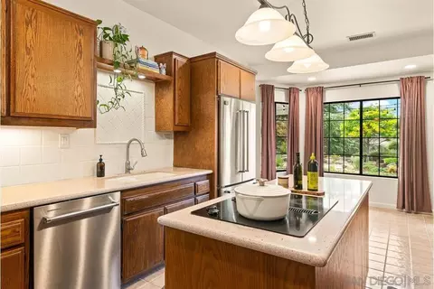 Kitchen - 1421 Blue Lilac, Alpine, CA 91901 photo 2 of 5