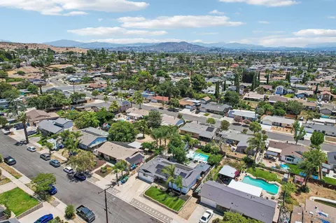 View/Area - 9239 Bellagio Rd, Santee, CA 92071 photo 6 of 9