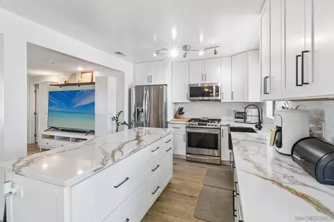 Kitchen - 9239 Bellagio Rd, Santee, CA 92071 photo 2 of 4