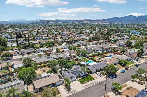 View/Area - 9239 Bellagio Rd, Santee, CA 92071 photo 7 of 9
