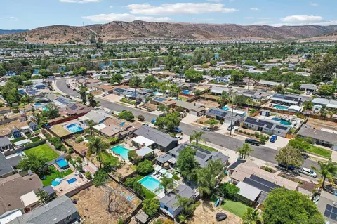View/Area - 9239 Bellagio Rd, Santee, CA 92071 photo 8 of 9
