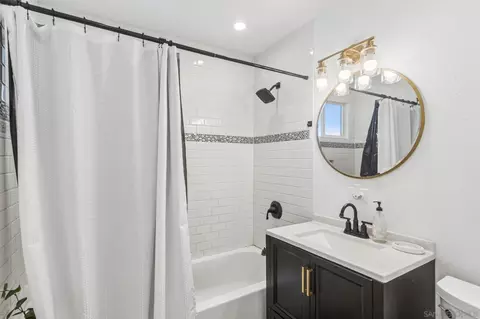 Bath - 9239 Bellagio Rd, Santee, CA 92071 photo 2 of 2