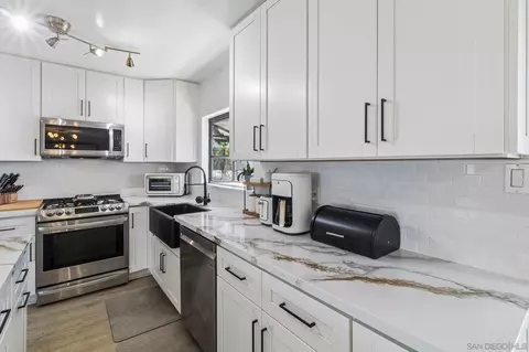 Kitchen - 9239 Bellagio Rd, Santee, CA 92071 photo 3 of 4