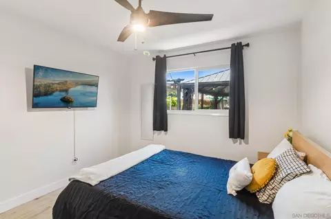 Bedroom - 9239 Bellagio Rd, Santee, CA 92071 photo 6 of 9