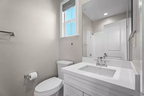 Bath - 4326 Star Path Way #1, Oceanside, CA 92056 photo 3 of 6