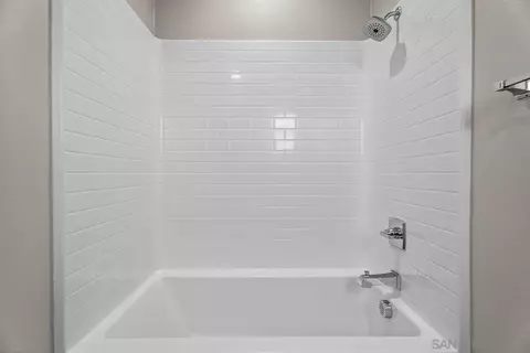 Bath - 4326 Star Path Way #1, Oceanside, CA 92056 photo 4 of 6