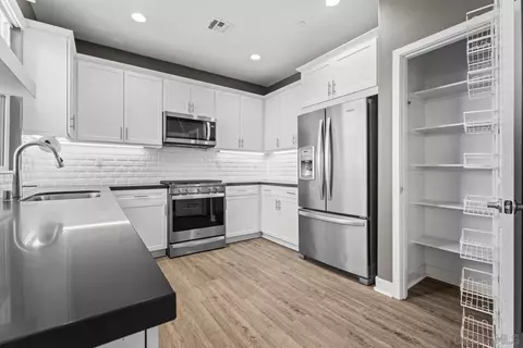 Kitchen - 4326 Star Path Way #1, Oceanside, CA 92056 photo 2 of 4