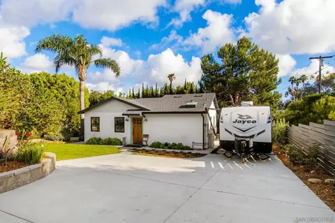 Exterior - 2335 Ivy Rd, Oceanside, CA 92054 photo 10 of 12