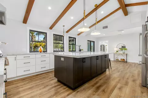 Kitchen - 2335 Ivy Rd, Oceanside, CA 92054 photo 4 of 7