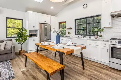 Kitchen - 2335 Ivy Rd, Oceanside, CA 92054 photo 6 of 7