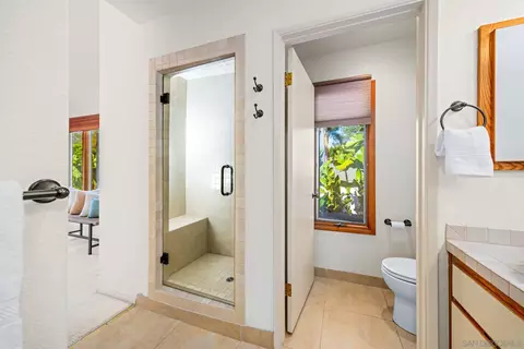 Bath - 661 Union, Encinitas, CA 92024 photo 1 of 4