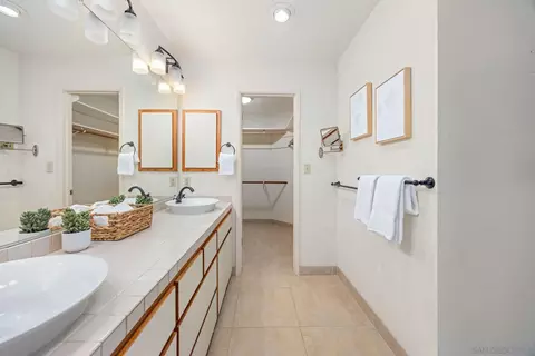 Bath - 661 Union, Encinitas, CA 92024 photo 2 of 4
