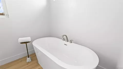 Bath - 16925 Old Coach Rd, Poway, CA 92064 photo 4 of 8