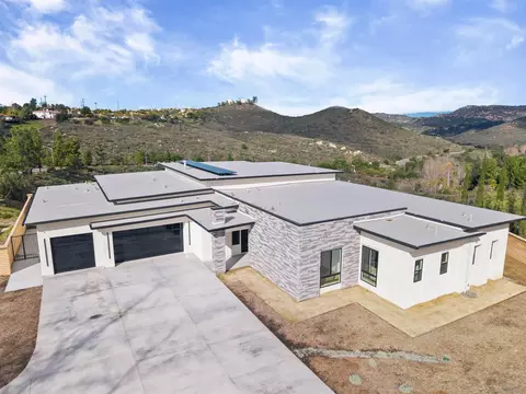 Exterior - 16925 Old Coach Rd, Poway, CA 92064 photo 2 of 6