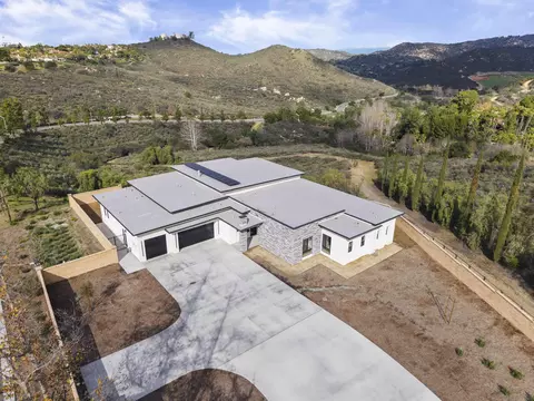 View/Area - 16925 Old Coach Rd, Poway, CA 92064 photo 1 of 6