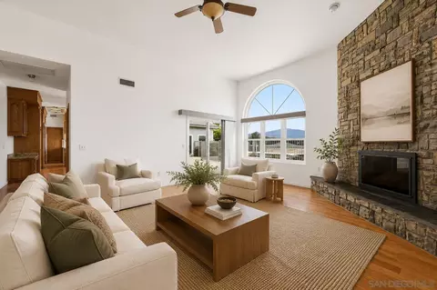 10015 El Capitan Real Rd, El Cajon, CA 92021