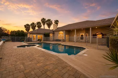 10015 El Capitan Real Rd, El Cajon, CA 92021