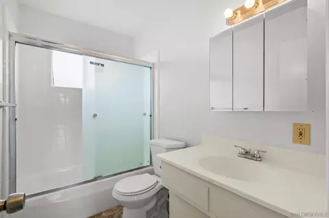 Bath - 1041 Calla Ave, Imperial Beach, CA 91932 photo 2 of 2