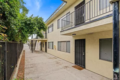 Exterior - 1041 Calla Ave, Imperial Beach, CA 91932 photo 2 of 5