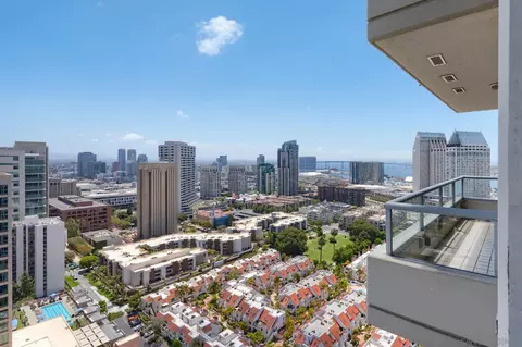 700 W E St #2905, San Diego, CA 92101