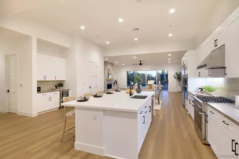 Kitchen - 39191 Corte Venture, Temecula, CA 92592 photo 3 of 4
