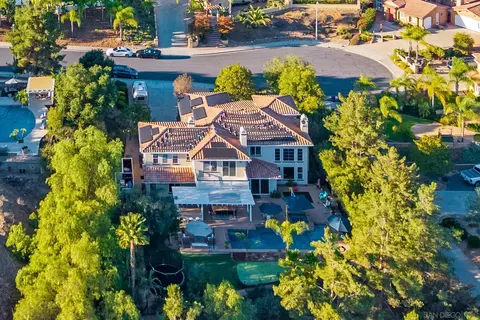 View/Area - 2124 Pamplona Ct, Escondido, CA 92025 photo 1 of 2