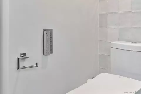 Bath - 123 Jasper St #20, Encinitas, CA 92024 photo 5 of 5