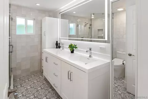 Bath - 123 Jasper St #20, Encinitas, CA 92024 photo 1 of 5