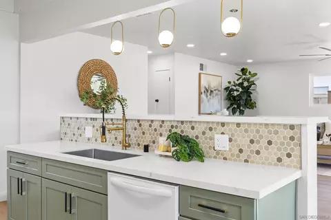 Kitchen - 2846 Cedar Rd, Oceanside, CA 92056 photo 1 of 3