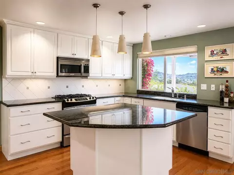 Kitchen - 17354 Saint Andrews, Poway, CA 92064 photo 2 of 6