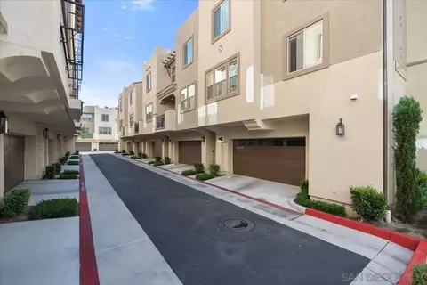 324 Waverunner Ct, Santee, CA 92071