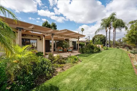 Exterior - 328 Montecito Gln, Escondido, CA 92025 photo 12 of 14
