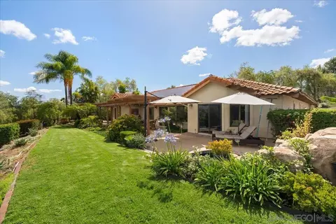 Exterior - 328 Montecito Gln, Escondido, CA 92025 photo 11 of 14